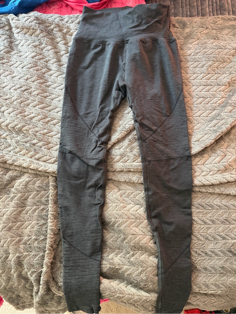 Alphalete OG revival gray leggings.